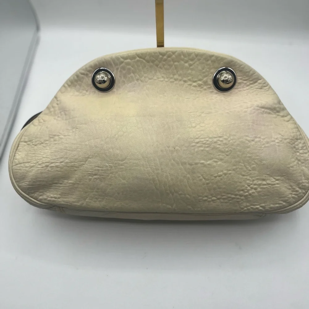Vintage Celine cream pebble leather Bean Shaped Shoulder bag - Picture 5 of 11